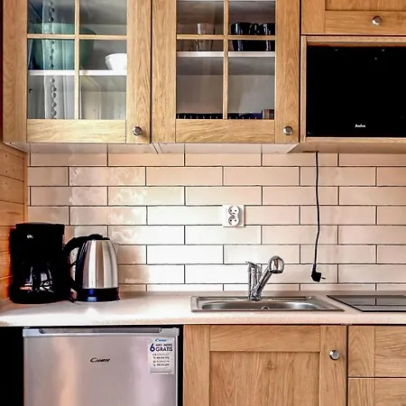 Stunning In With Kitchen بيت للعطل *